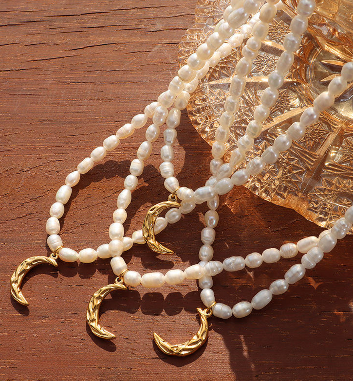 LUNA PEARL PENDANT